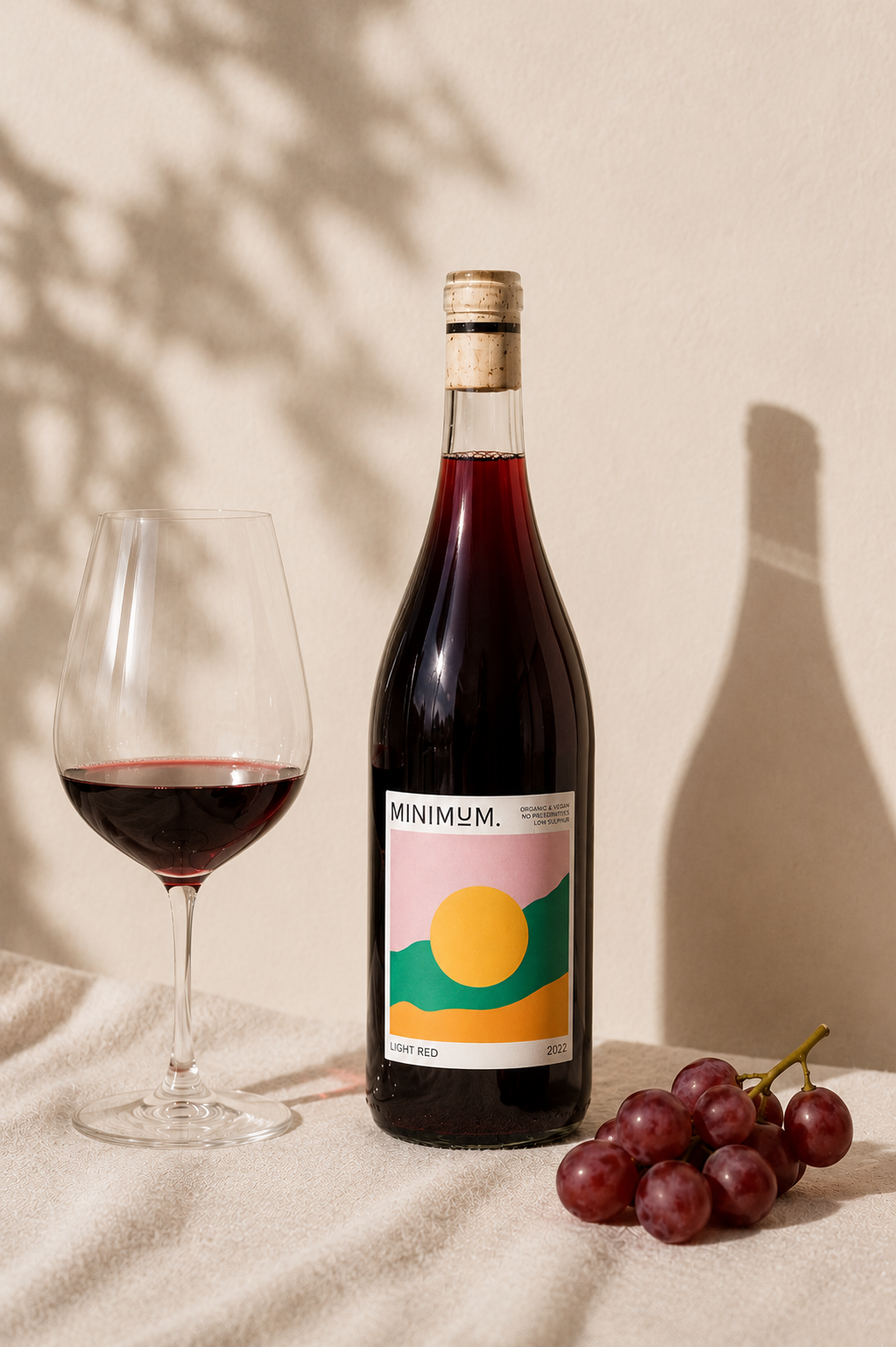 Minimum light red wine bottle